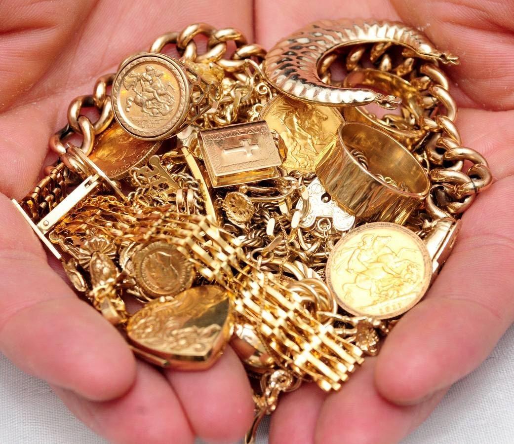 Какие золотые украшения можно сдавать в скупку?